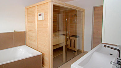 Einbauvariante des Saunabauers Wellness Wiedel – Sauna im Bad